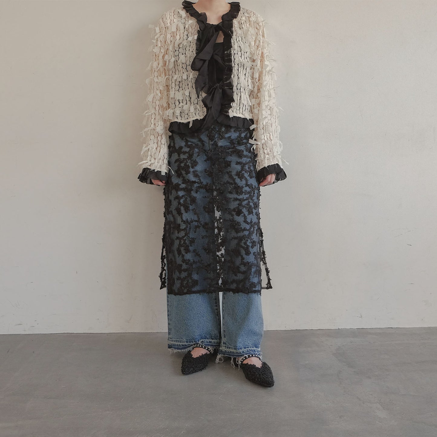 パールストラップフラットパンプス_DA24176_24FWFS