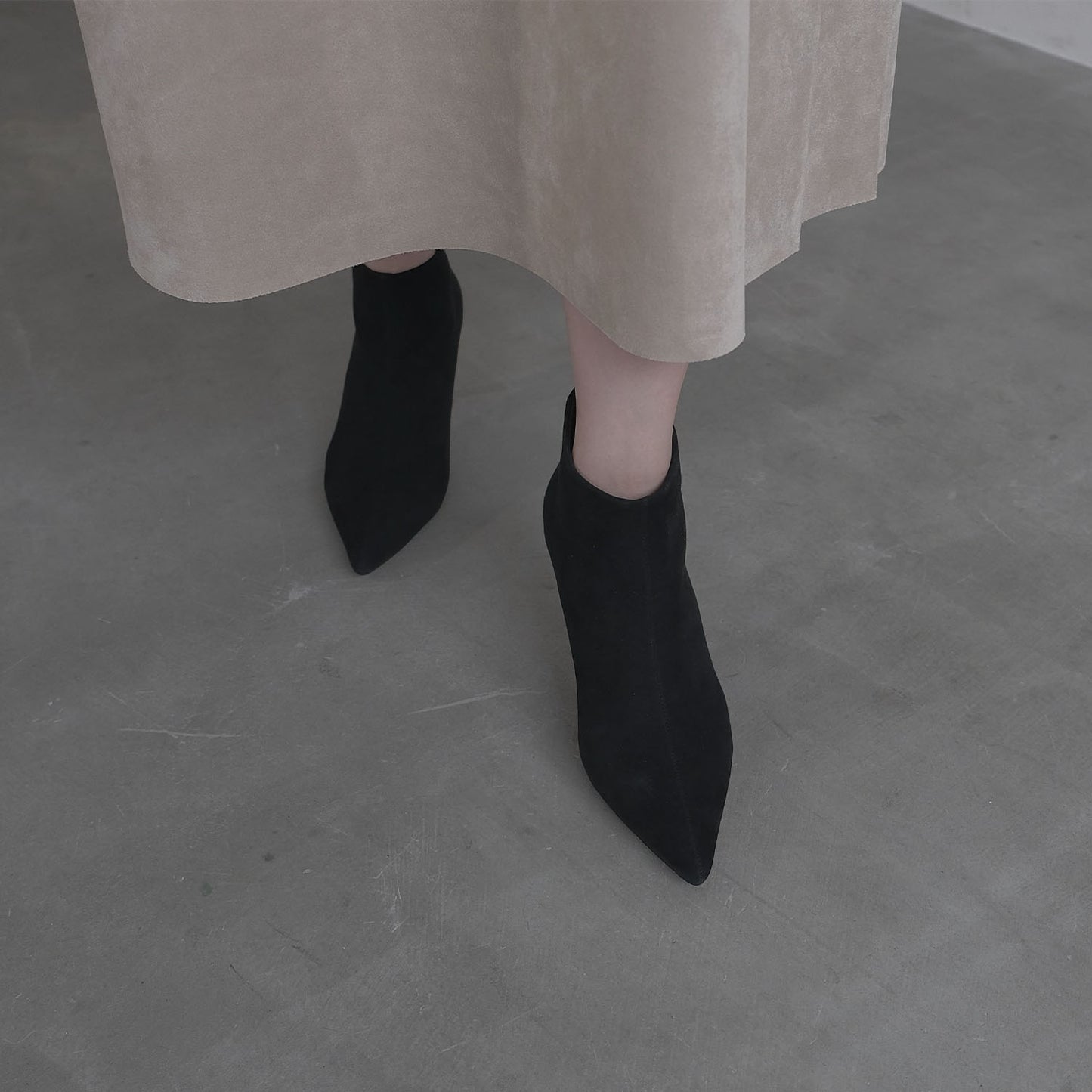 ■ポインテッドショートブーツ_DA23604