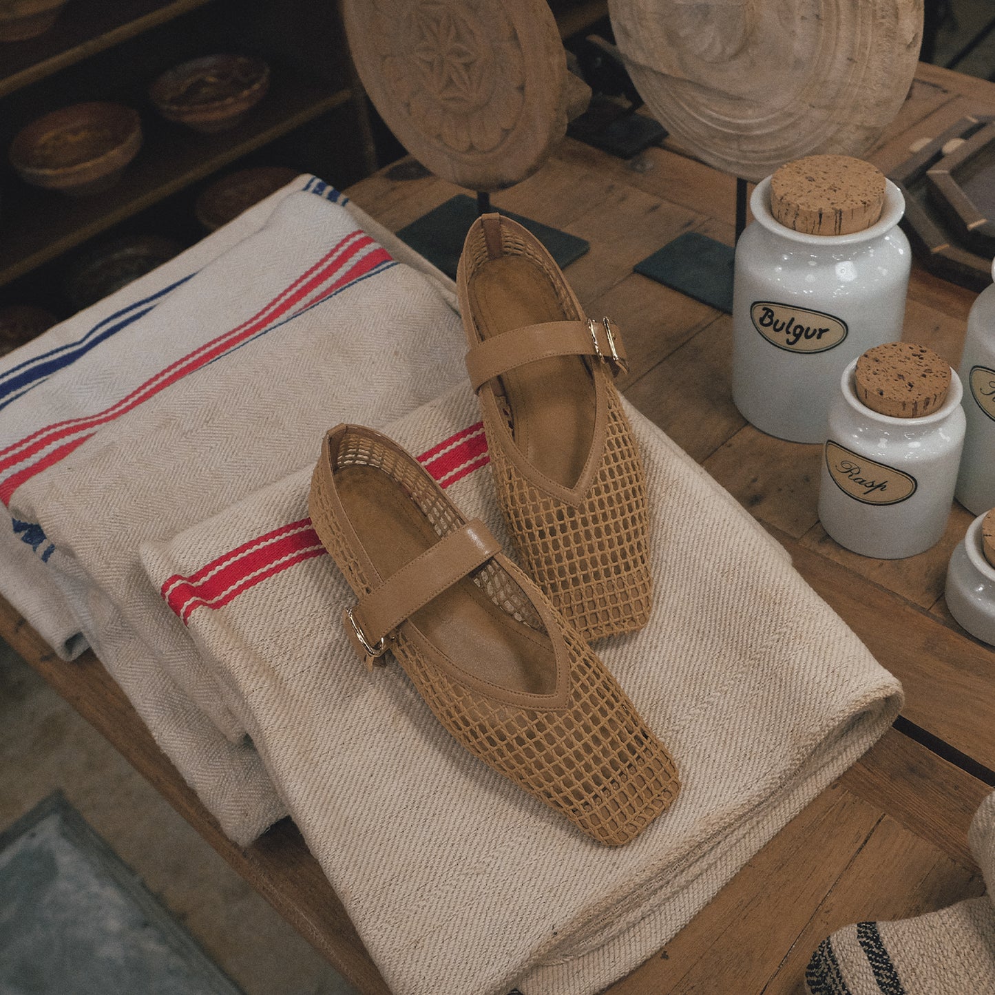 スクエアトゥメッシュストラップフラットシューズ_GE24132