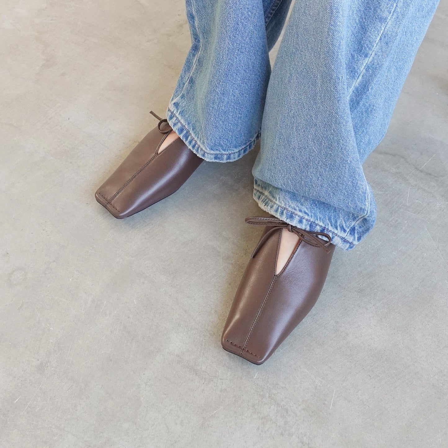 スクエアトゥリボンタイフラットシューズ_GE24157