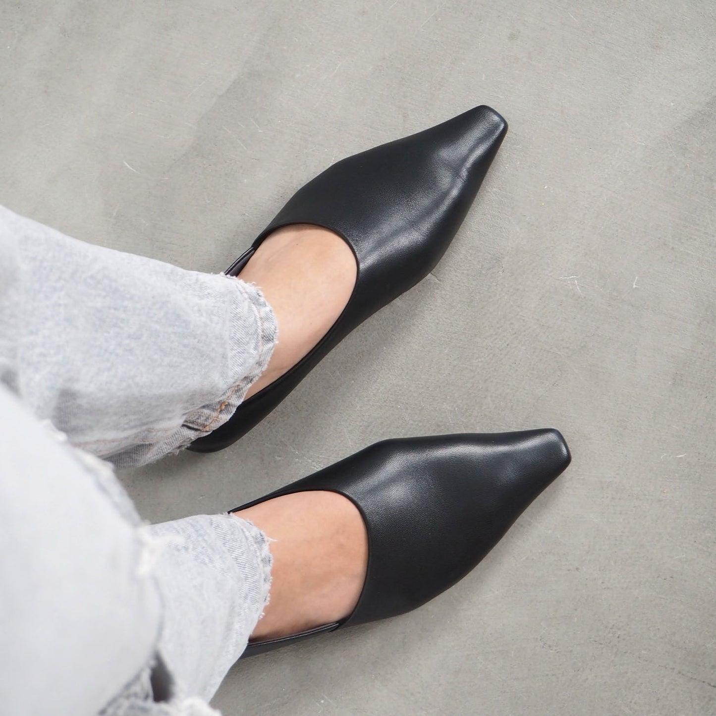 ●タイムセール●ポインテッドカットフラットシューズ_DA22115