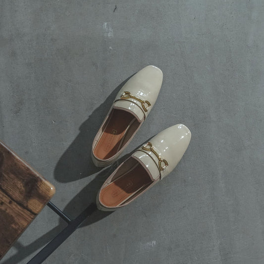 【レイン対応】ビットエナメルローファー_GE23475