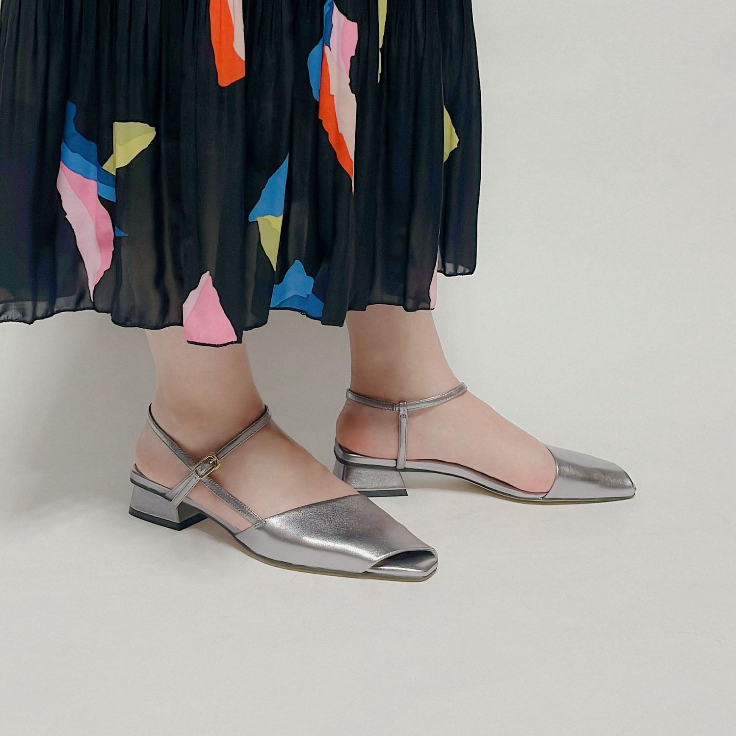 Daniella & GEMMA ONLINE STORE – オープントゥアシンメトリーバック
