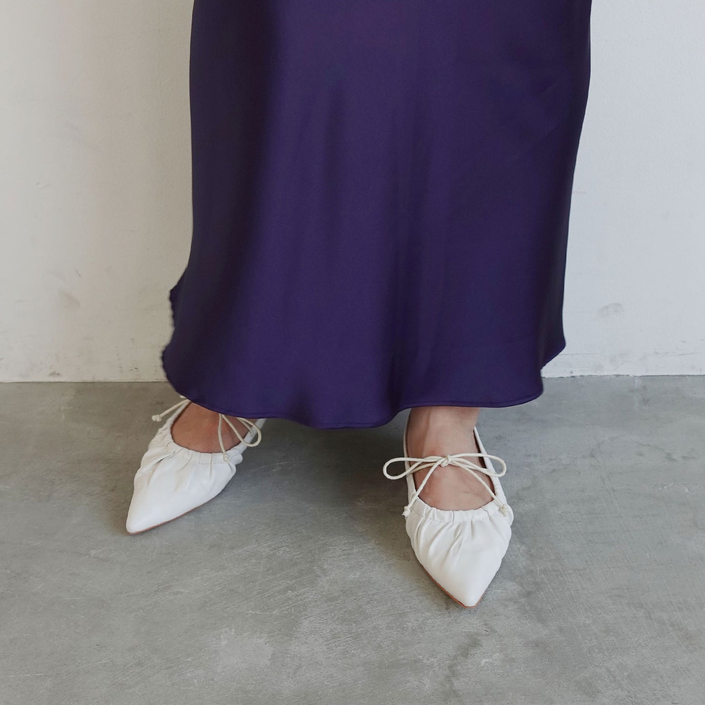 《再入荷》ポインテッドギャザーリボンフラットパンプス_DA25101