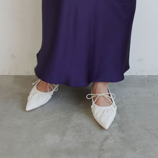 《再入荷》ポインテッドギャザーリボンフラットパンプス_DA25101