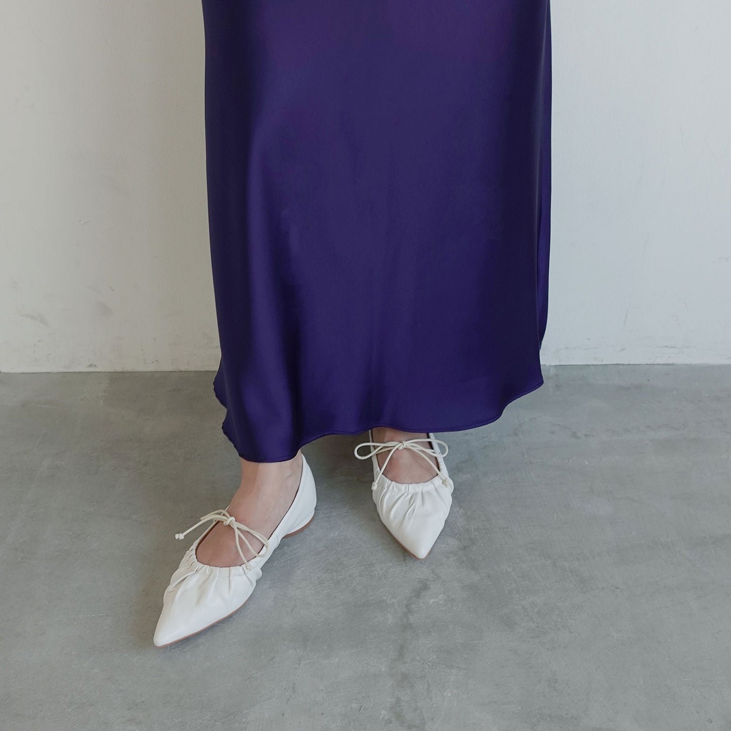 《再入荷》ポインテッドギャザーリボンフラットパンプス_DA25101