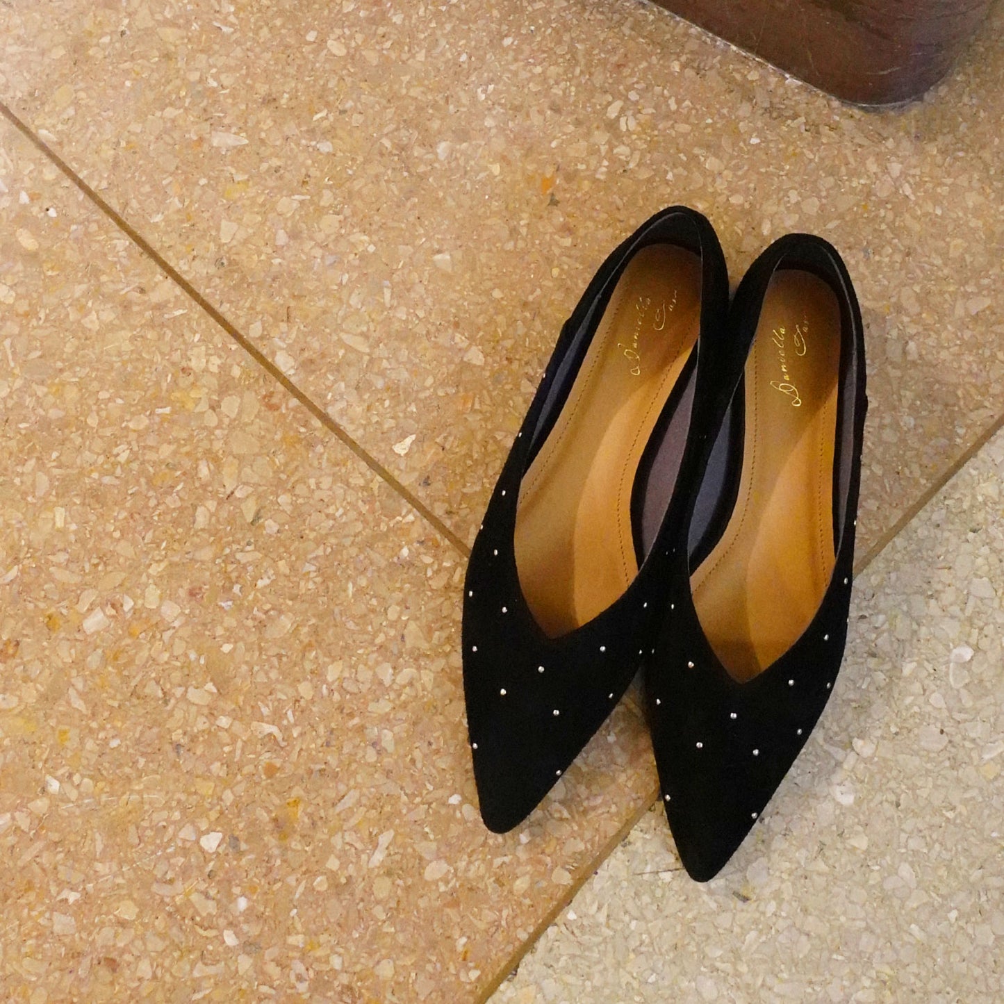 スタッズポインテッドパンプス_DA25141