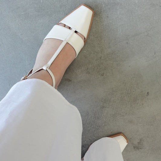 ポインテッドTストラップフラットサンダル_DA25923