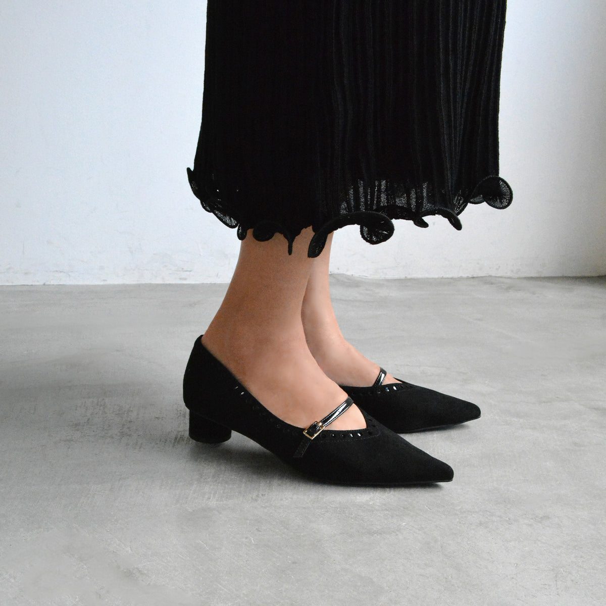 《NEW 26FW》パンチングポインテッドパンプス_DA26053