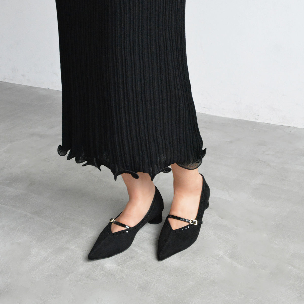 《NEW 26FW》パンチングポインテッドパンプス_DA26053