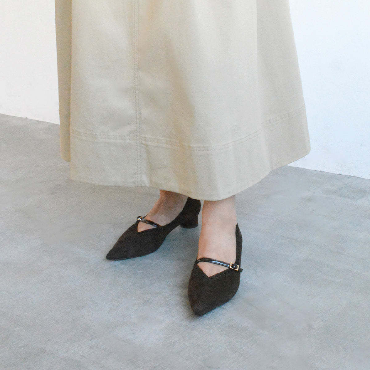 《NEW 26FW》パンチングポインテッドパンプス_DA26053