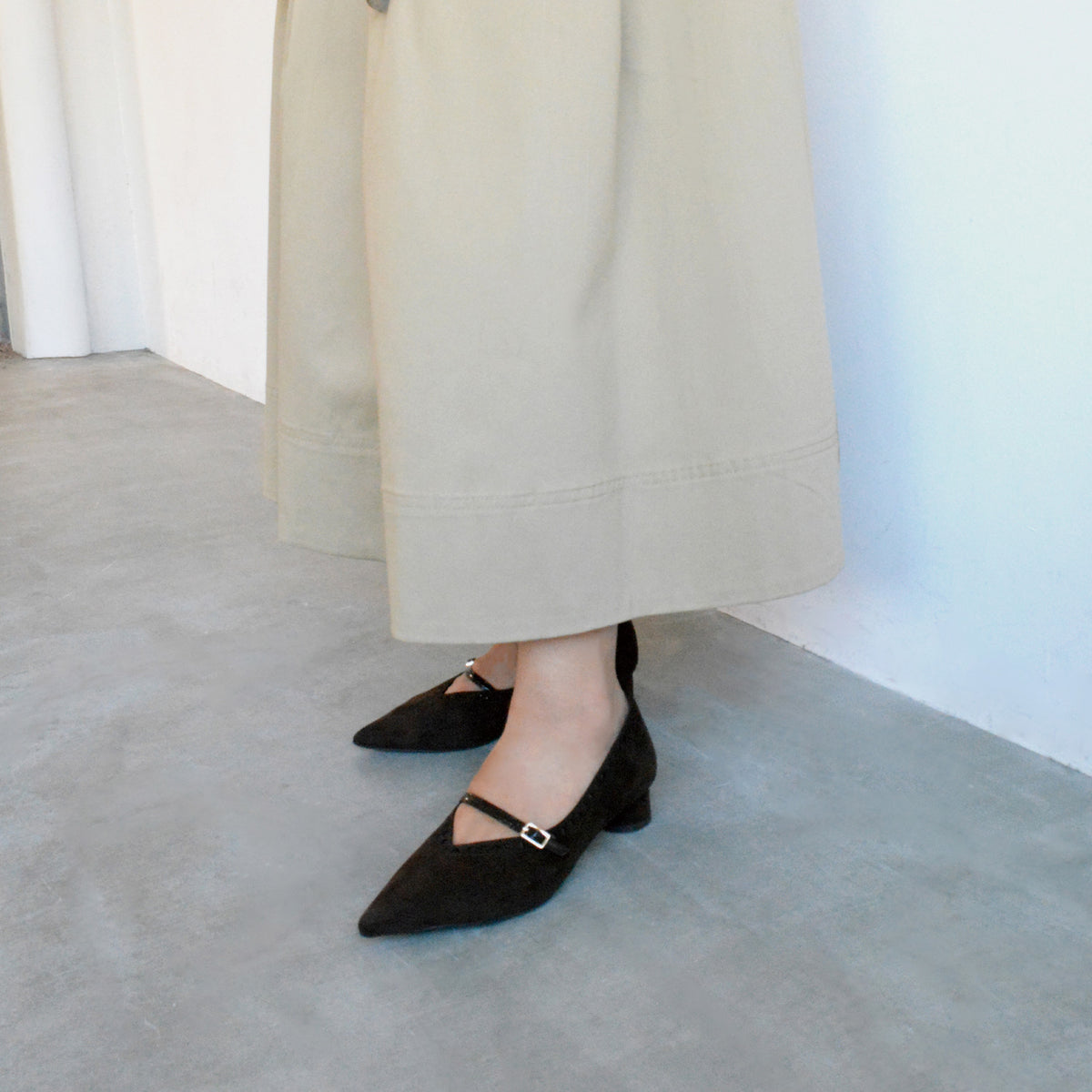 《NEW 26FW》パンチングポインテッドパンプス_DA26053