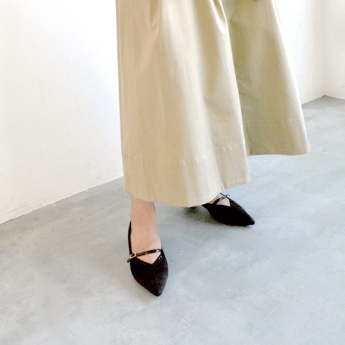 《NEW 26FW》パンチングポインテッドパンプス_DA26053