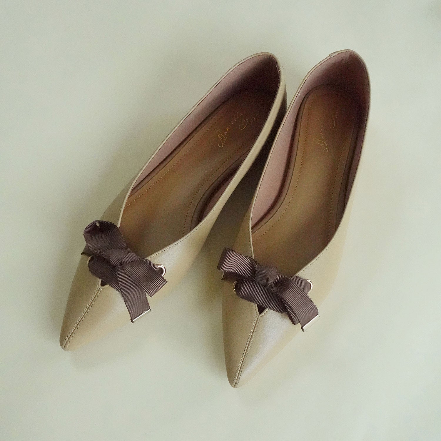 Daniella & GEMMA ONLINE STORE – グログランリボンモチーフパンプス_