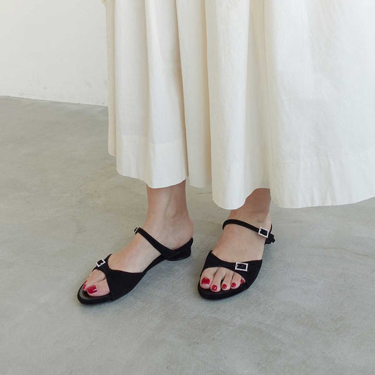 《春夏新作》ダブルビジューバックルミュール_DA26983