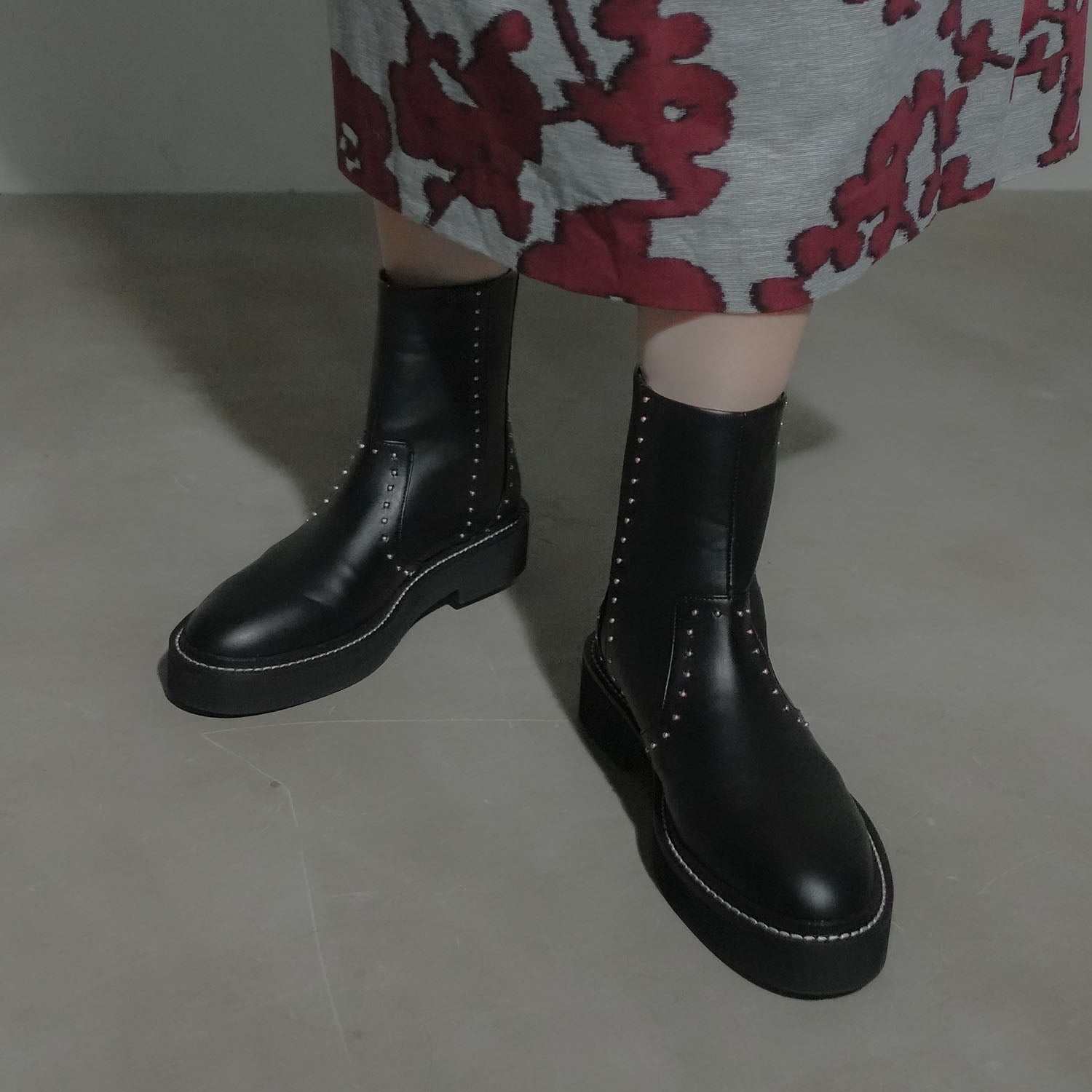 そらSHOP靴23cm【美品】サントーニ スタッズ サイドジップ ショートブーツ 黒 36.5 美脚