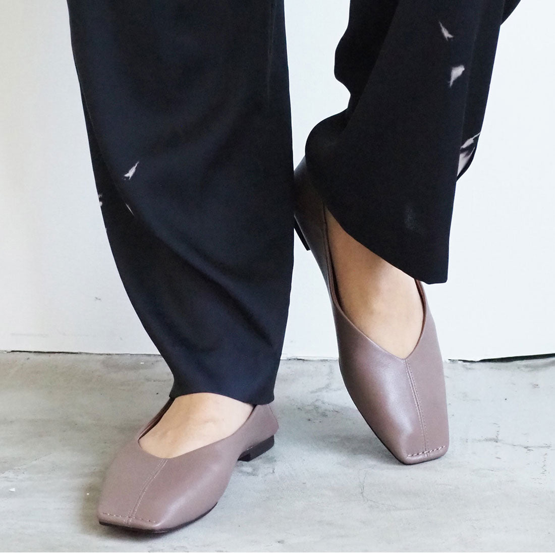 トゥステッチフラットシューズ_GE23187