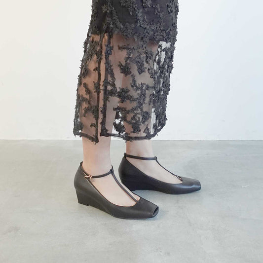 スクエアトゥTストラップウエッジパンプス_GE25308