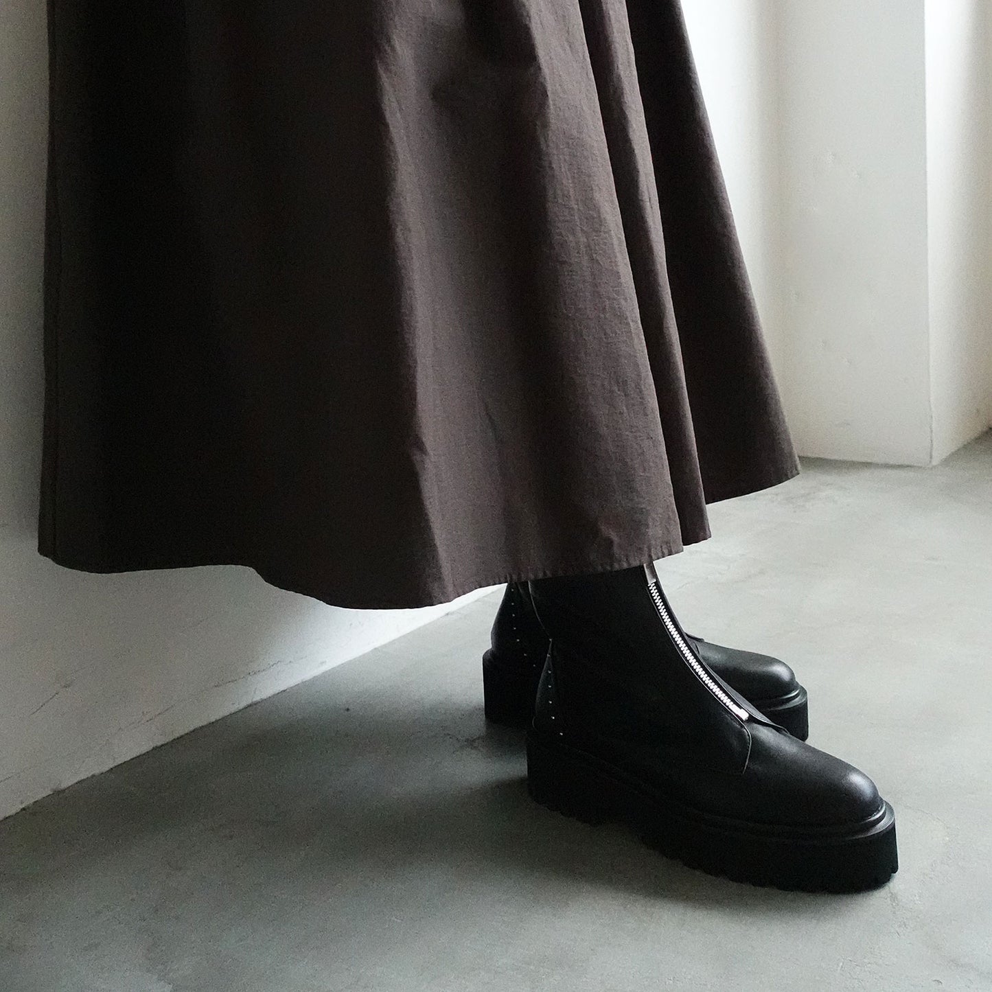 フロントジップボリュームソールブーツ_GE25649