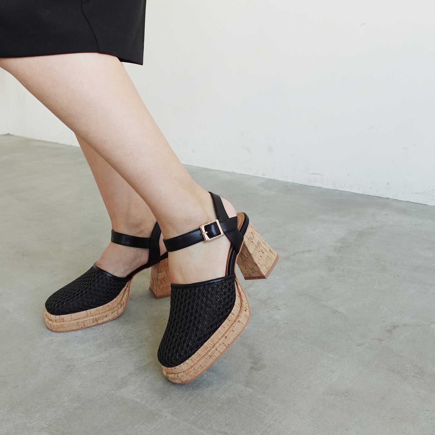 《春夏新作》ストームセパレートメッシュサンダル_GE26272